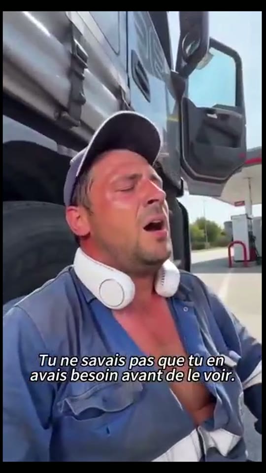 Neck fan summer story